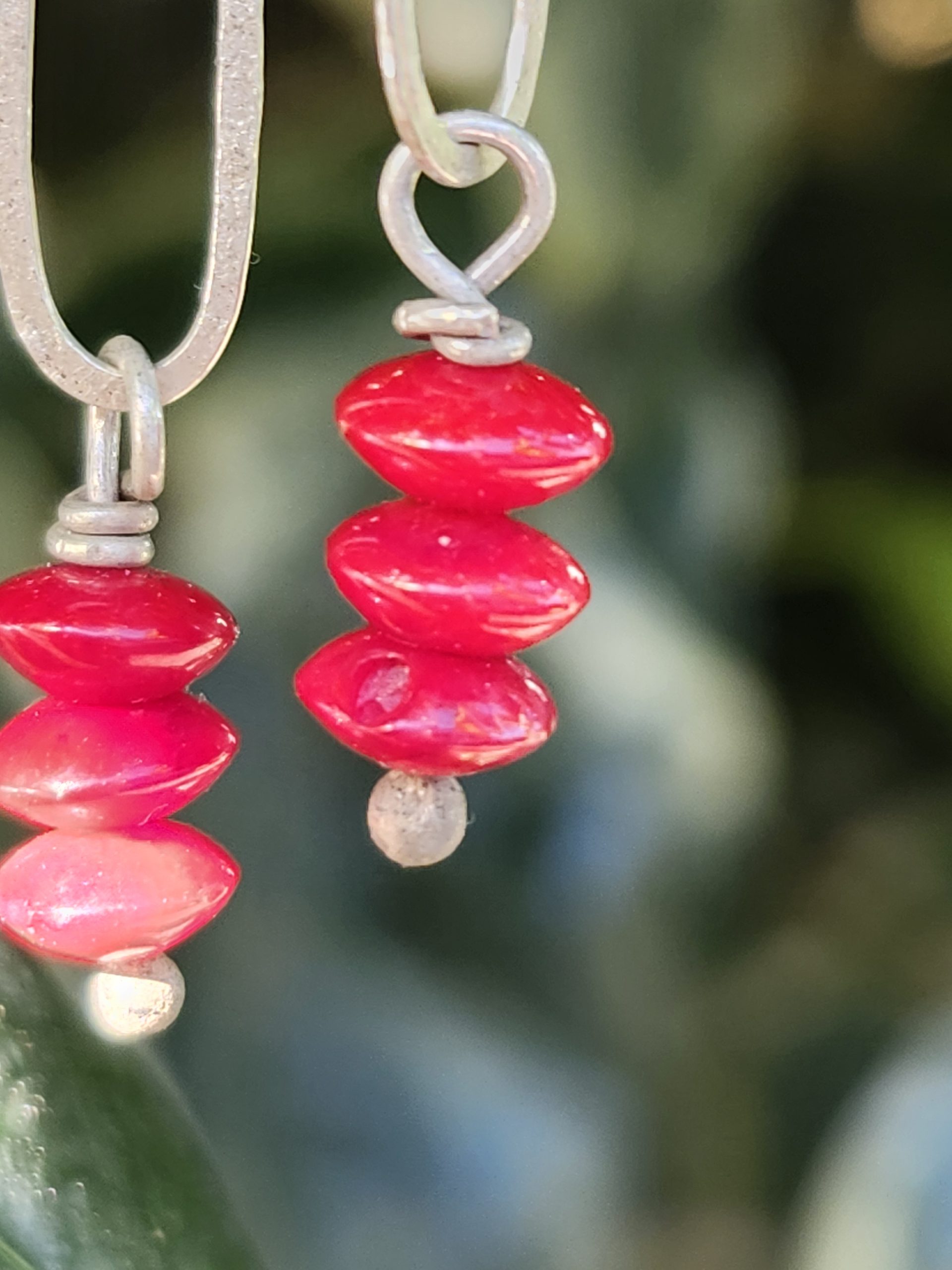 Boucles d'oreilles en argent massif et bambou de mer rouge – Image 3