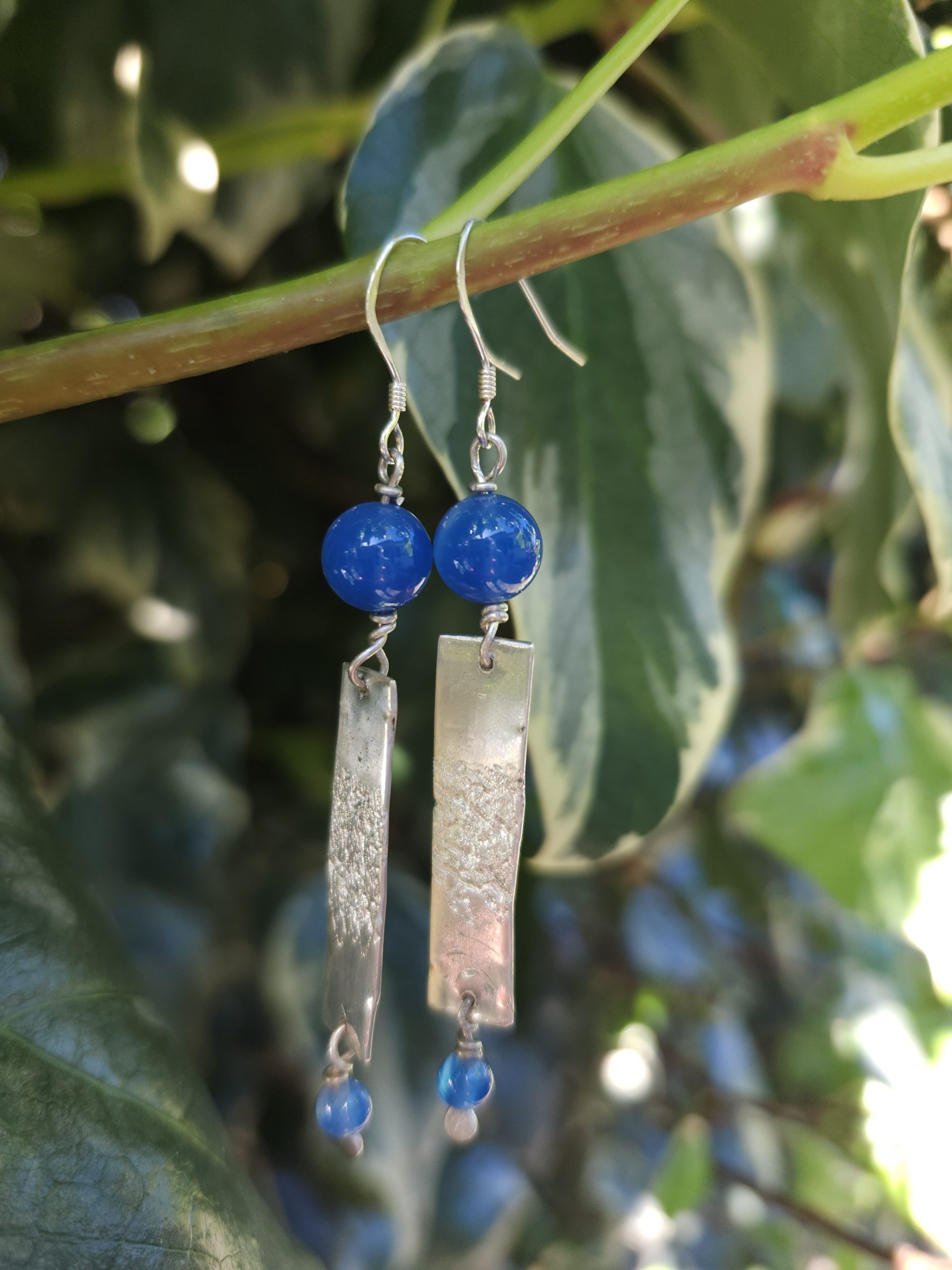 Boucles d'oreilles en argent massif et agate bleu