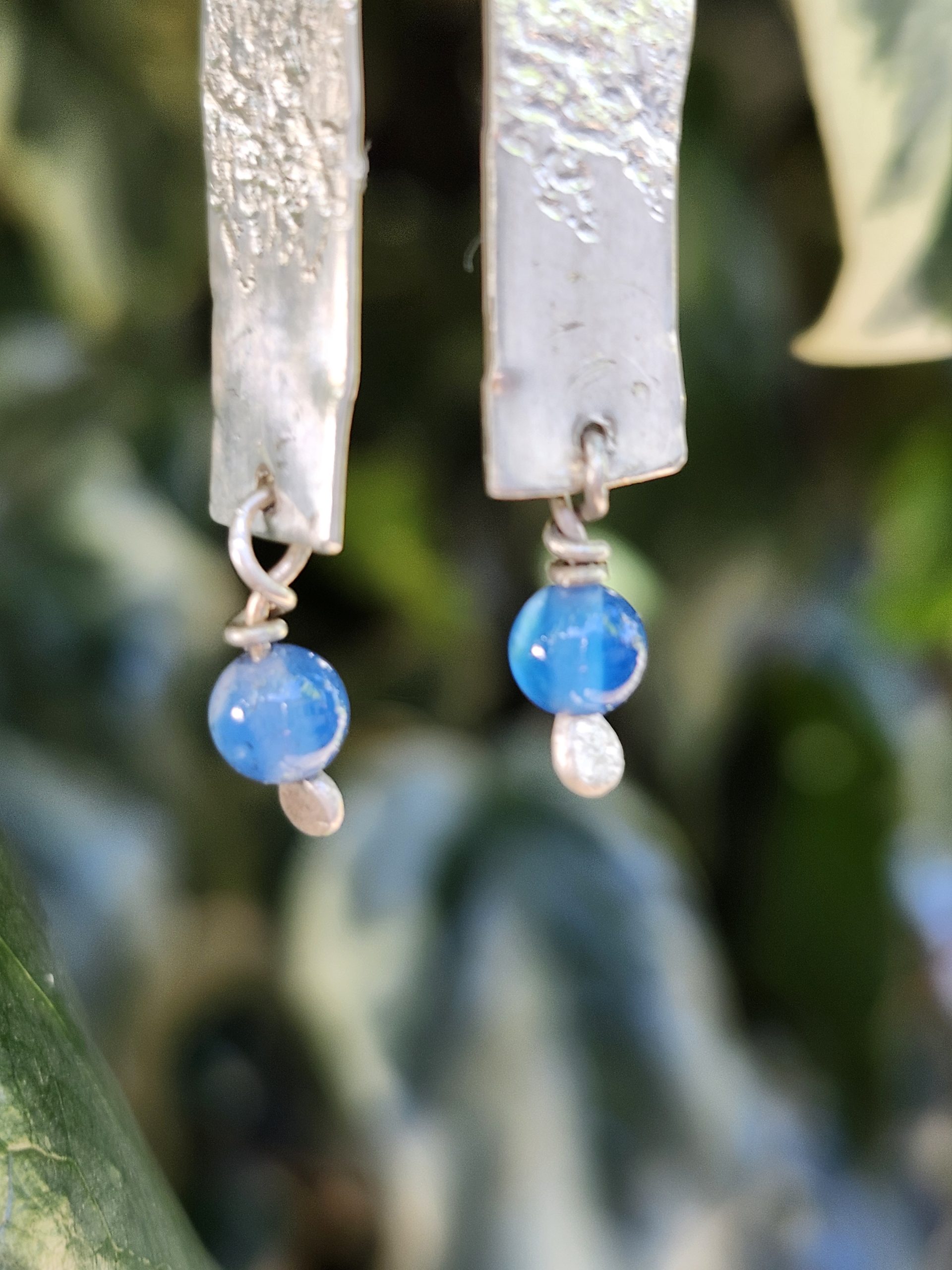 Boucles d'oreilles en argent massif et agate bleu – Image 3