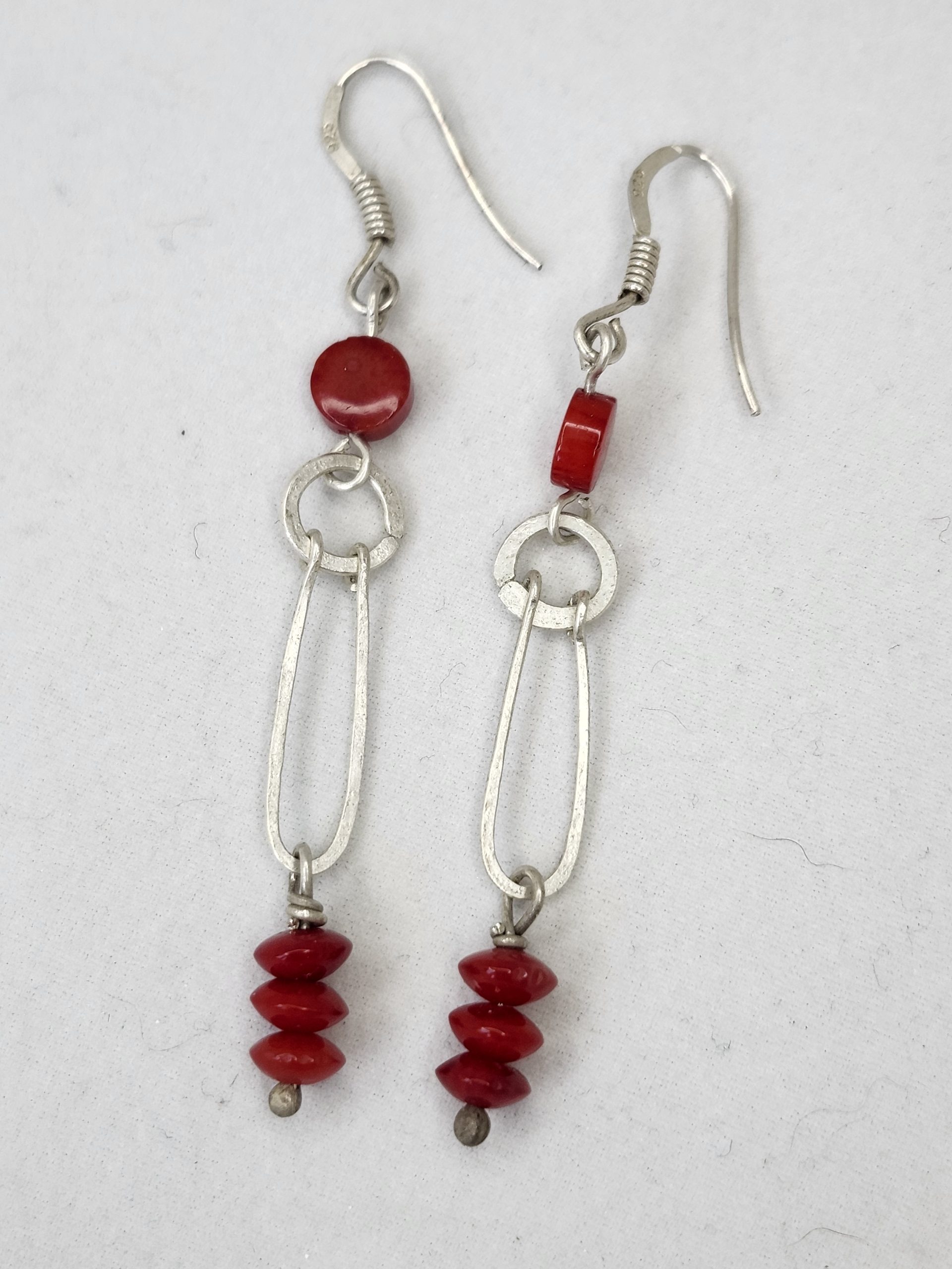 Boucles d'oreilles en argent massif et bambou de mer rouge