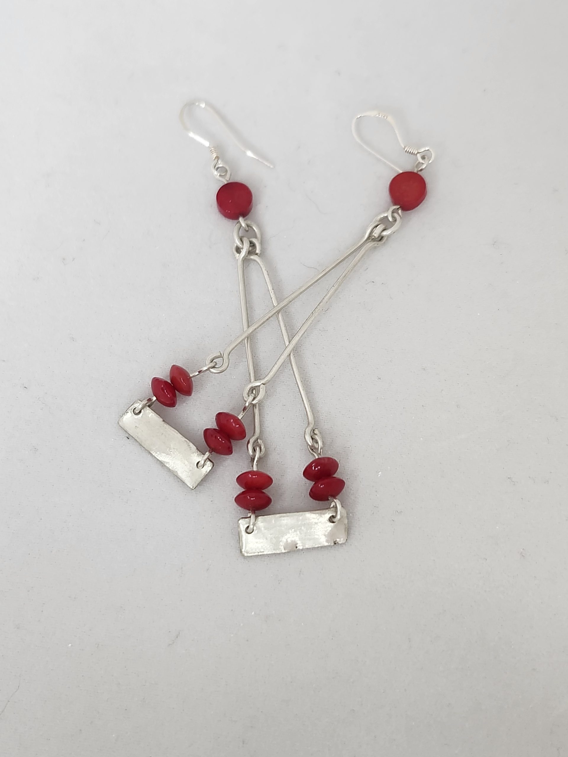 Boucles d'oreilles en argent massif et bambou de mer rouge – Image 3