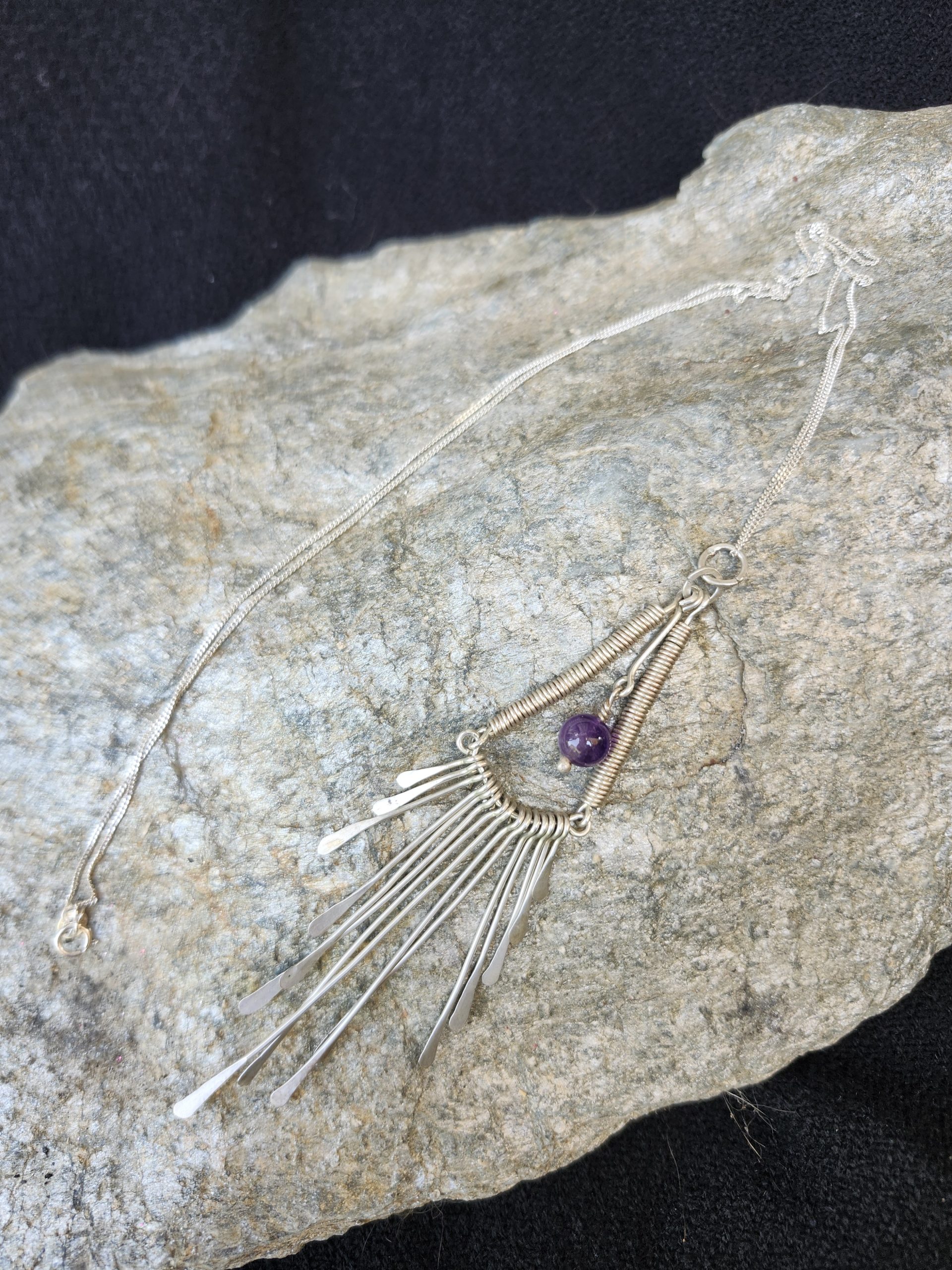 Collier en argent massif et améthyste avec des longues gouttes – Image 2