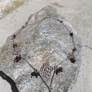 Collier en argent massif et perles de grenat