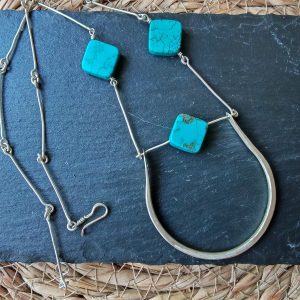 Collier en argent massif et pierre turquoise d'Afrique
