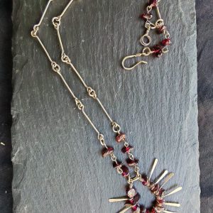 Collier en argent massif er grenat rouge pendent forme soleil