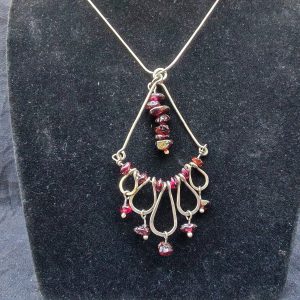 Collier en argent massif et pierre grenat rouge