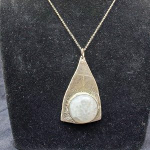 Collier en argent massif et pierre Pierre de Lune